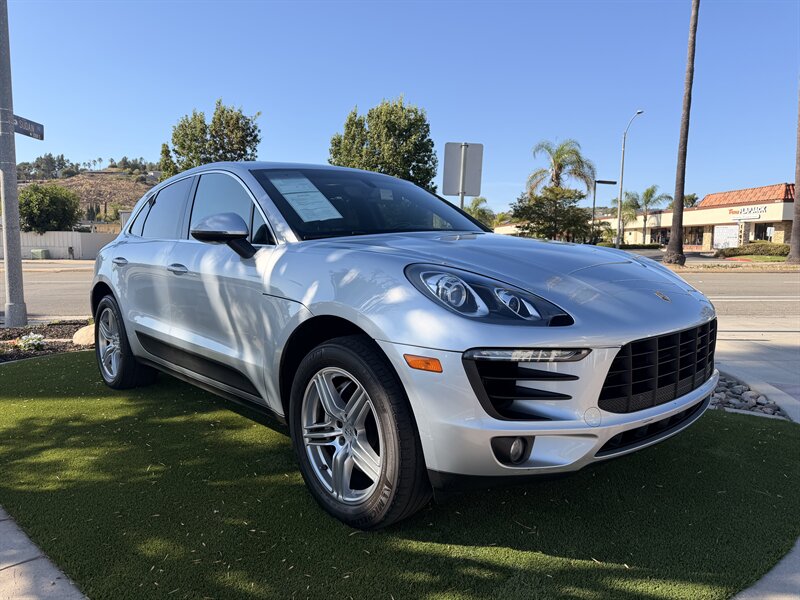 2015 Porsche Macan S  