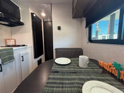 2024 Jayco Jay Flight 174BH   - Photo 11 - Hemet, CA 92544