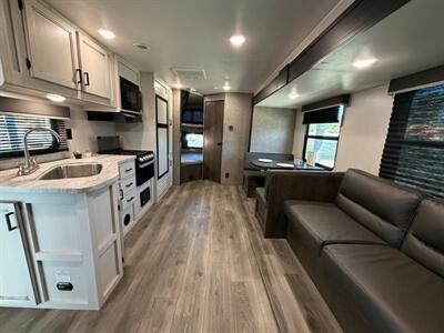 2021 Highland Ridge RV 26BH   - Photo 6 - Hemet, CA 92544