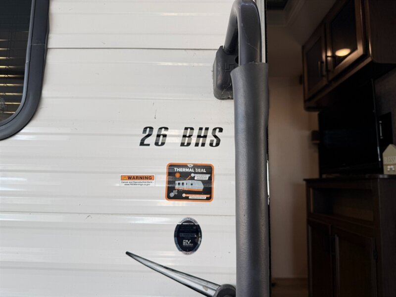 2021 Highland Ridge RV 26BH   - Photo 5 - Hemet, CA 92544