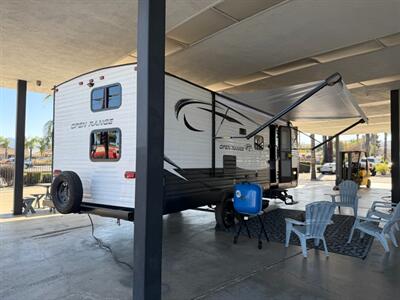 2021 Highland Ridge RV 26BH   - Photo 4 - Hemet, CA 92544