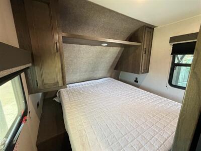2021 Highland Ridge RV 26BH   - Photo 19 - Hemet, CA 92544