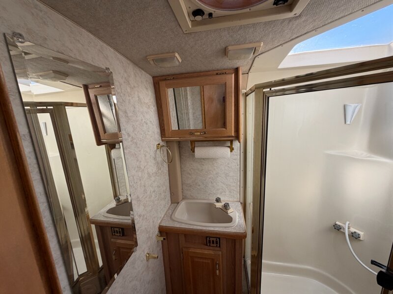 1997 Rexhall Rexair   - Photo 15 - Hemet, CA 92544
