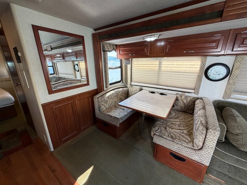 2004 Fleetwood Southwind 32VS   - Photo 10 - Hemet, CA 92544
