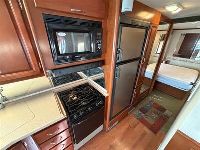 2004 Fleetwood Southwind 32VS   - Photo 12 - Hemet, CA 92544