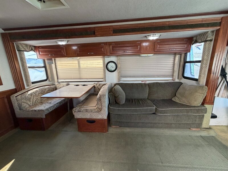 2004 Fleetwood Southwind 32VS   - Photo 7 - Hemet, CA 92544