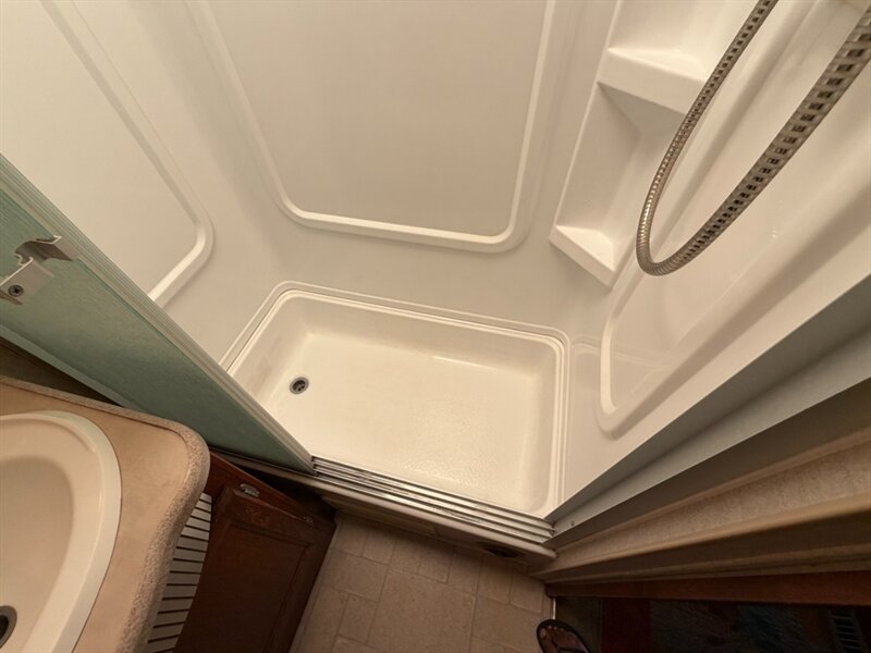 2004 Fleetwood Southwind 32VS   - Photo 25 - Hemet, CA 92544