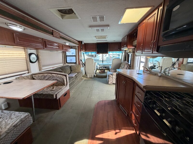 2004 Fleetwood Southwind 32VS   - Photo 27 - Hemet, CA 92544