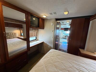 2004 Fleetwood Southwind 32VS   - Photo 19 - Hemet, CA 92544