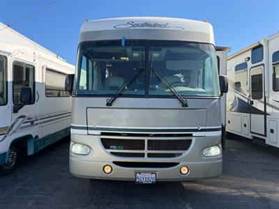 2004 Fleetwood Southwind 32VS   - Photo 2 - Hemet, CA 92544