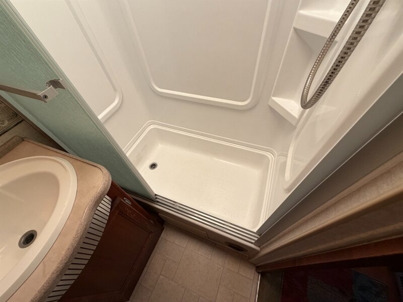 2004 Fleetwood Southwind 32VS   - Photo 26 - Hemet, CA 92544