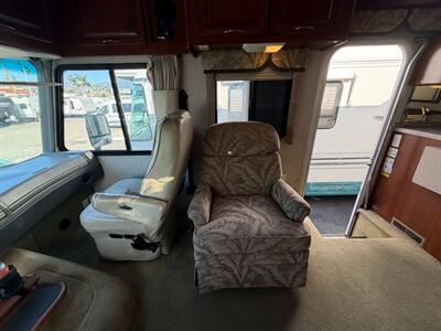 2004 Fleetwood Southwind 32VS   - Photo 5 - Hemet, CA 92544