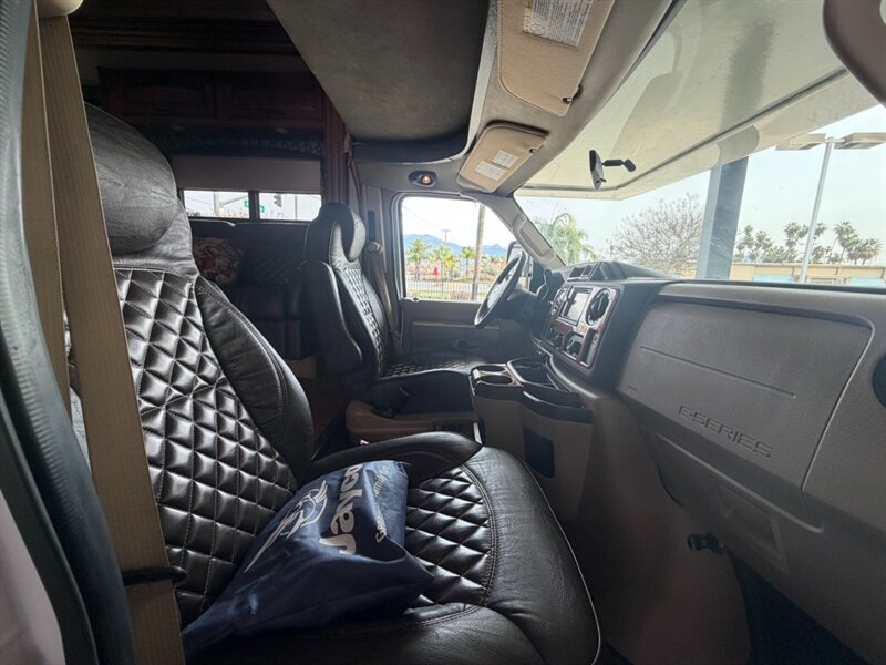 2016 Jayco Greyhawk 29MV   - Photo 27 - Hemet, CA 92544