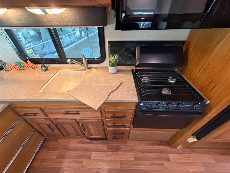 2016 Jayco Greyhawk 29MV   - Photo 11 - Hemet, CA 92544