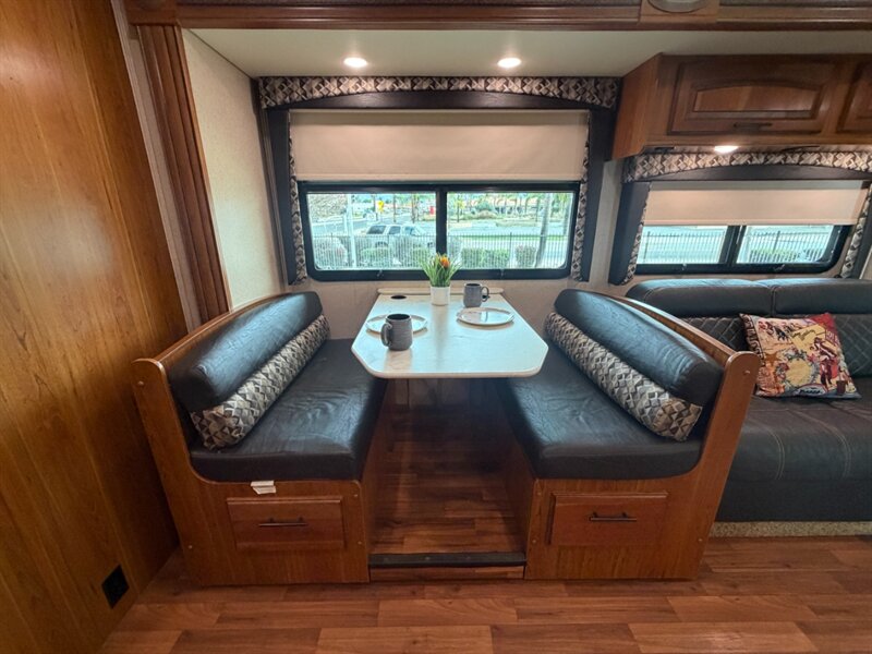 2016 Jayco Greyhawk 29MV   - Photo 15 - Hemet, CA 92544