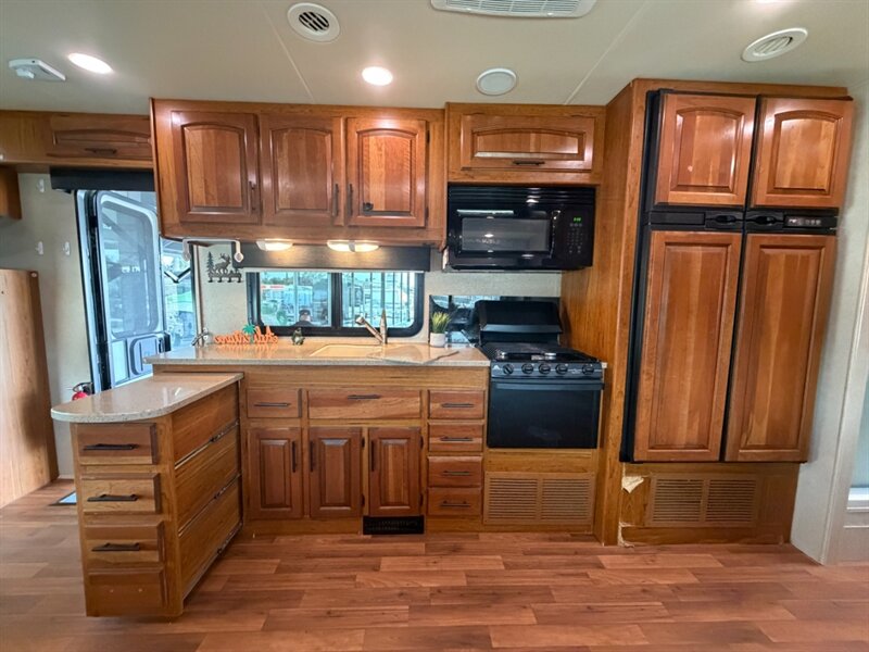 2016 Jayco Greyhawk 29MV   - Photo 9 - Hemet, CA 92544