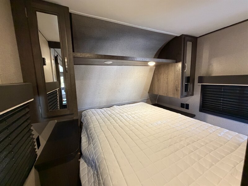 2020 Jayco Jay Flight SLX 8 242BHS   - Photo 18 - Hemet, CA 92544