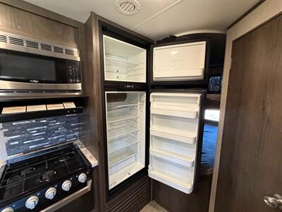 2020 Jayco Jay Flight SLX 8 242BHS   - Photo 12 - Hemet, CA 92544