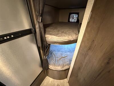2020 Jayco Jay Flight SLX 8 242BHS   - Photo 13 - Hemet, CA 92544