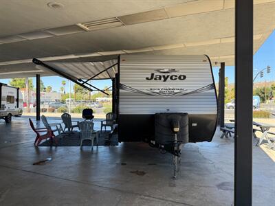 2020 Jayco Jay Flight SLX 8 242BHS   - Photo 2 - Hemet, CA 92544