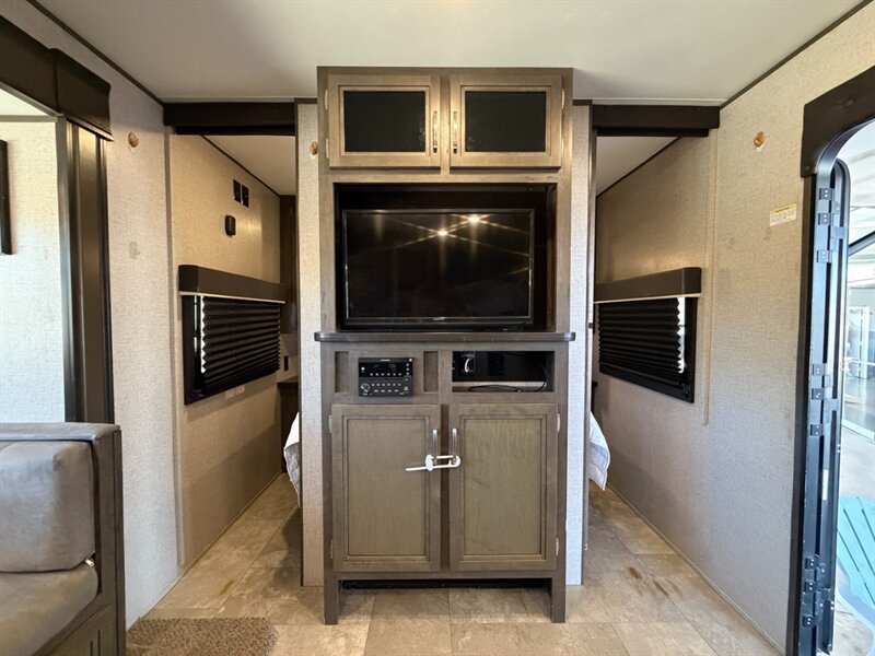 2020 Jayco Jay Flight SLX 8 242BHS   - Photo 17 - Hemet, CA 92544