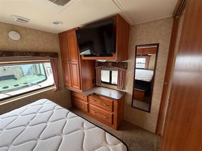 2009 Georgie Boy Pursuit 3150SA   - Photo 21 - Hemet, CA 92544