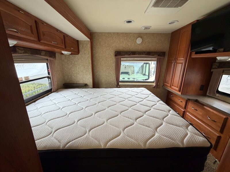 2009 Georgie Boy Pursuit 3150SA   - Photo 20 - Hemet, CA 92544