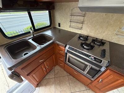 2009 Georgie Boy Pursuit 3150SA   - Photo 12 - Hemet, CA 92544