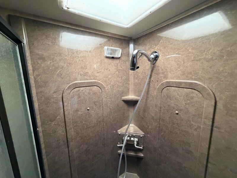 2009 Georgie Boy Pursuit 3150SA   - Photo 18 - Hemet, CA 92544