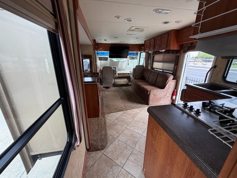 2009 Georgie Boy Pursuit 3150SA   - Photo 25 - Hemet, CA 92544
