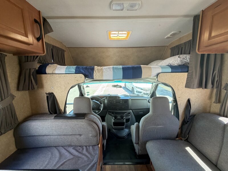 2016 Forest River Majestic 23AA   - Photo 5 - Hemet, CA 92544