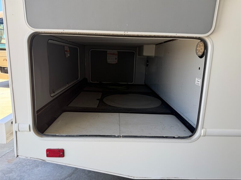 2016 Forest River Majestic 23AA   - Photo 22 - Hemet, CA 92544