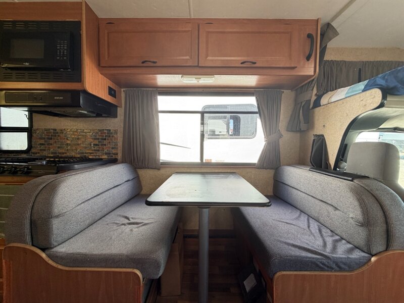 2016 Forest River Majestic 23AA   - Photo 6 - Hemet, CA 92544