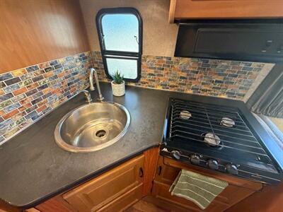 2016 Forest River Majestic 23AA   - Photo 14 - Hemet, CA 92544