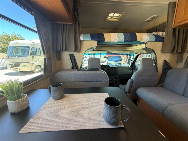 2016 Forest River Majestic 23AA   - Photo 8 - Hemet, CA 92544