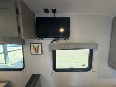 2023 Coachmen Clipper CWT 17CFQ CADET   - Photo 9 - Hemet, CA 92544
