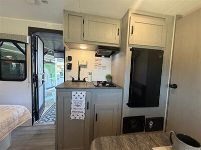 2023 Coachmen Clipper CWT 17CFQ CADET   - Photo 12 - Hemet, CA 92544