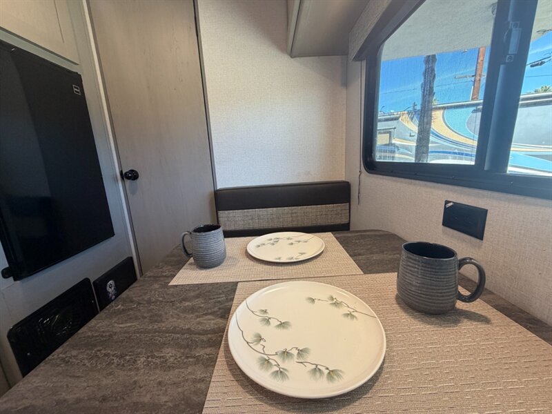 2023 Coachmen Clipper CWT 17CFQ CADET   - Photo 11 - Hemet, CA 92544