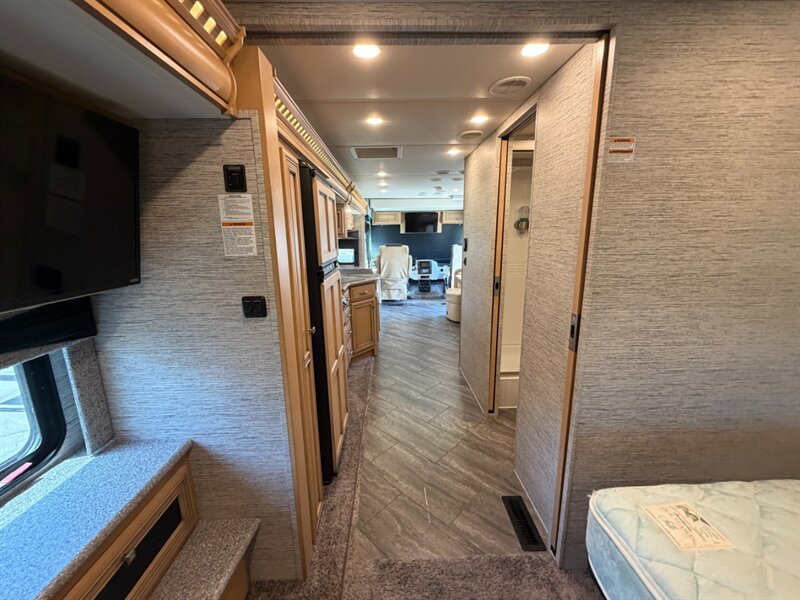 2019 Newmar Bay Star 3014   - Photo 25 - Hemet, CA 92544