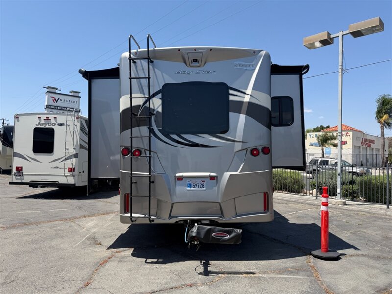 2019 Newmar Bay Star 3014   - Photo 2 - Hemet, CA 92544