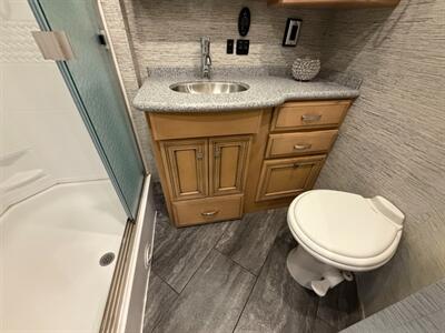 2019 Newmar Bay Star 3014   - Photo 17 - Hemet, CA 92544