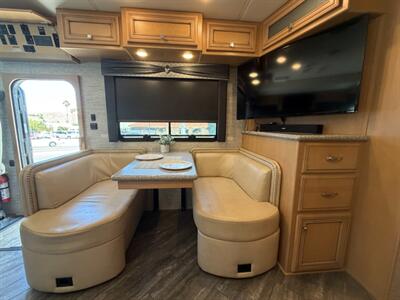 2019 Newmar Bay Star 3014   - Photo 10 - Hemet, CA 92544