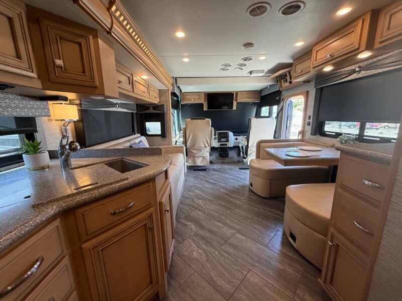 2019 Newmar Bay Star 3014   - Photo 26 - Hemet, CA 92544