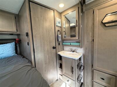 2020 Coachmen Prism 2150CB   - Photo 12 - Hemet, CA 92544