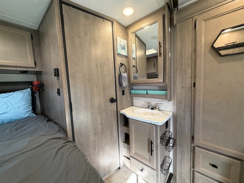 2020 Coachmen Prism 2150CB   - Photo 12 - Hemet, CA 92544