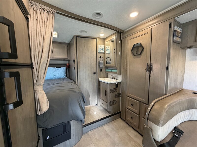 2020 Coachmen Prism 2150CB   - Photo 11 - Hemet, CA 92544