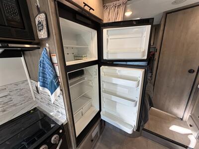 2020 Coachmen Prism 2150CB   - Photo 18 - Hemet, CA 92544
