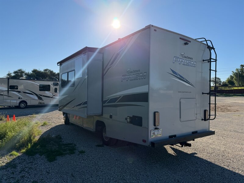 2020 Coachmen Prism 2150CB   - Photo 4 - Hemet, CA 92544