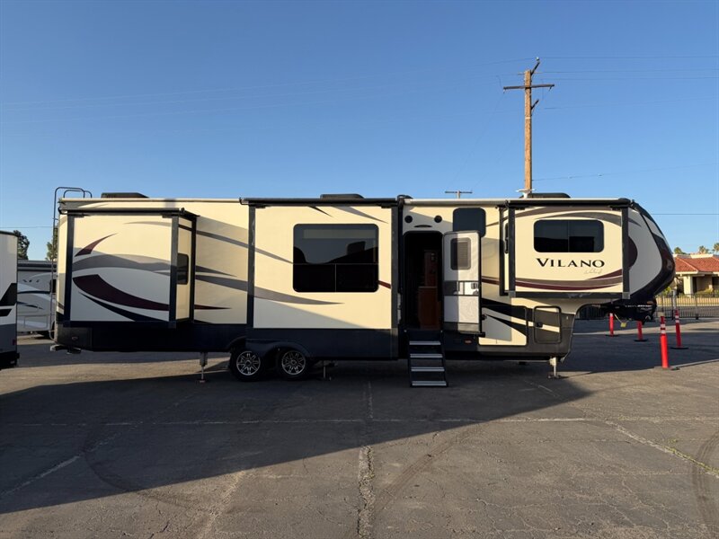 2017 VANLEIGH VILANO 375FL   - Photo 3 - Hemet, CA 92544