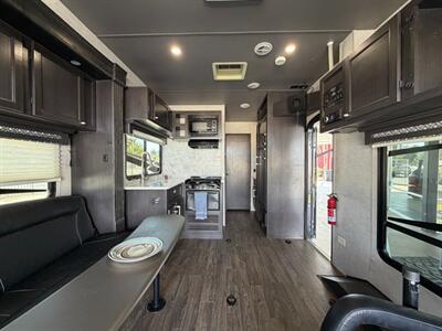 2020 Eclipse Iconic Stellar 25FB   - Photo 7 - Hemet, CA 92544